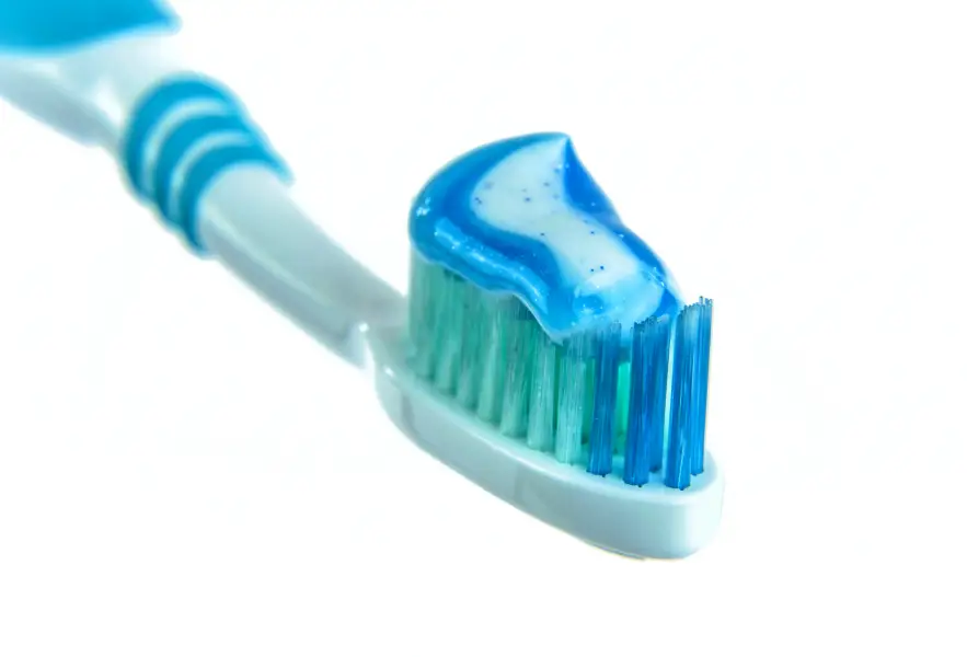 아침의 시작과 마무리는 칫솔질부터