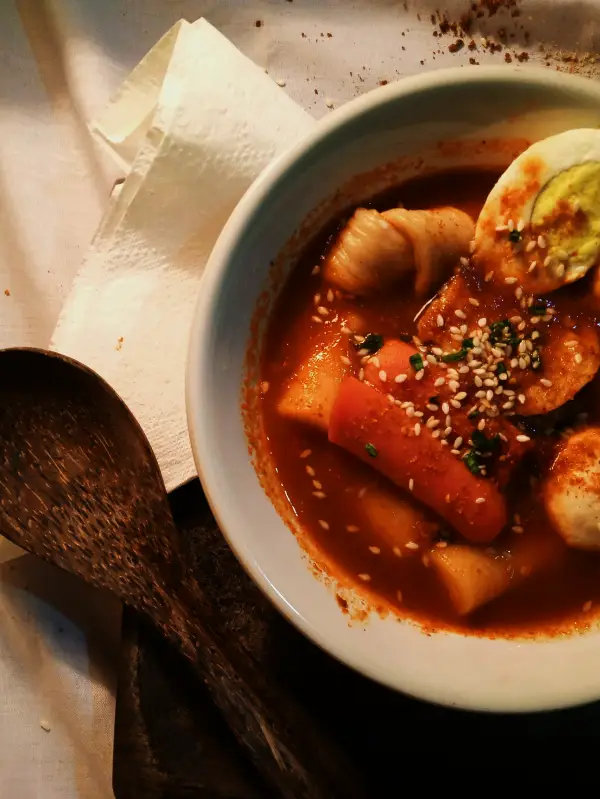 매운 맛에 먹는 떡볶이