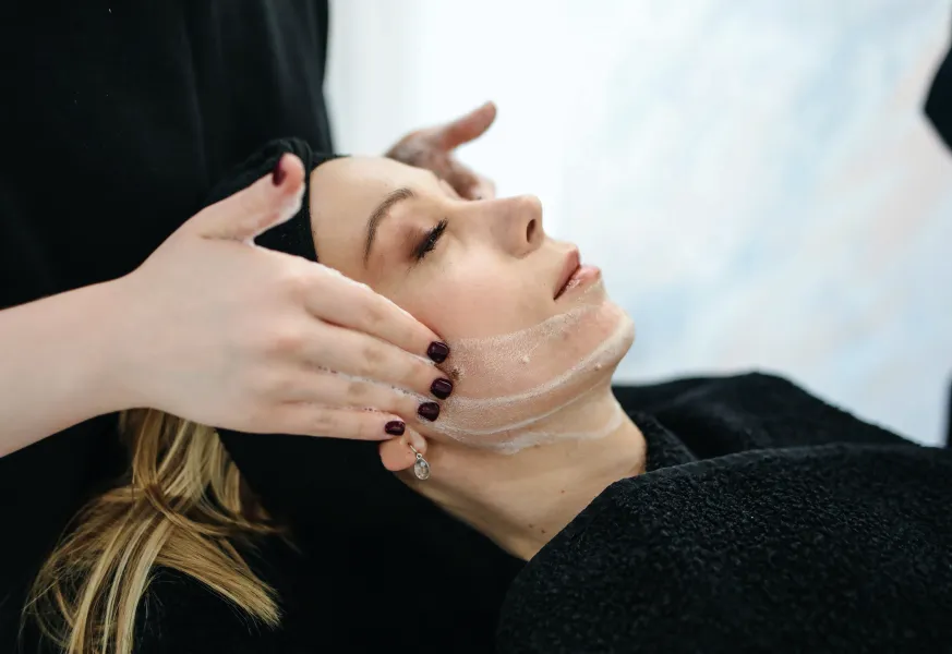 얼굴림프 마사지